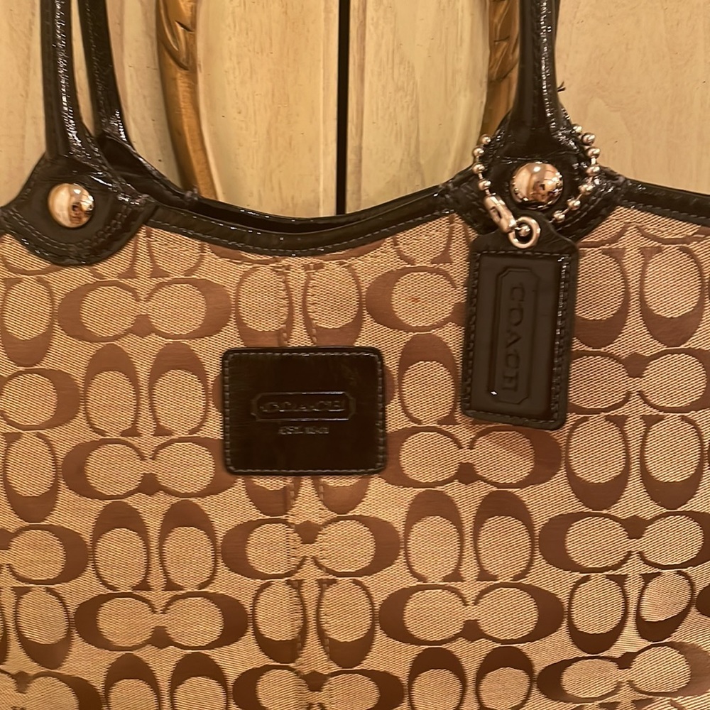 Coach tote - Picture 2 of 10
